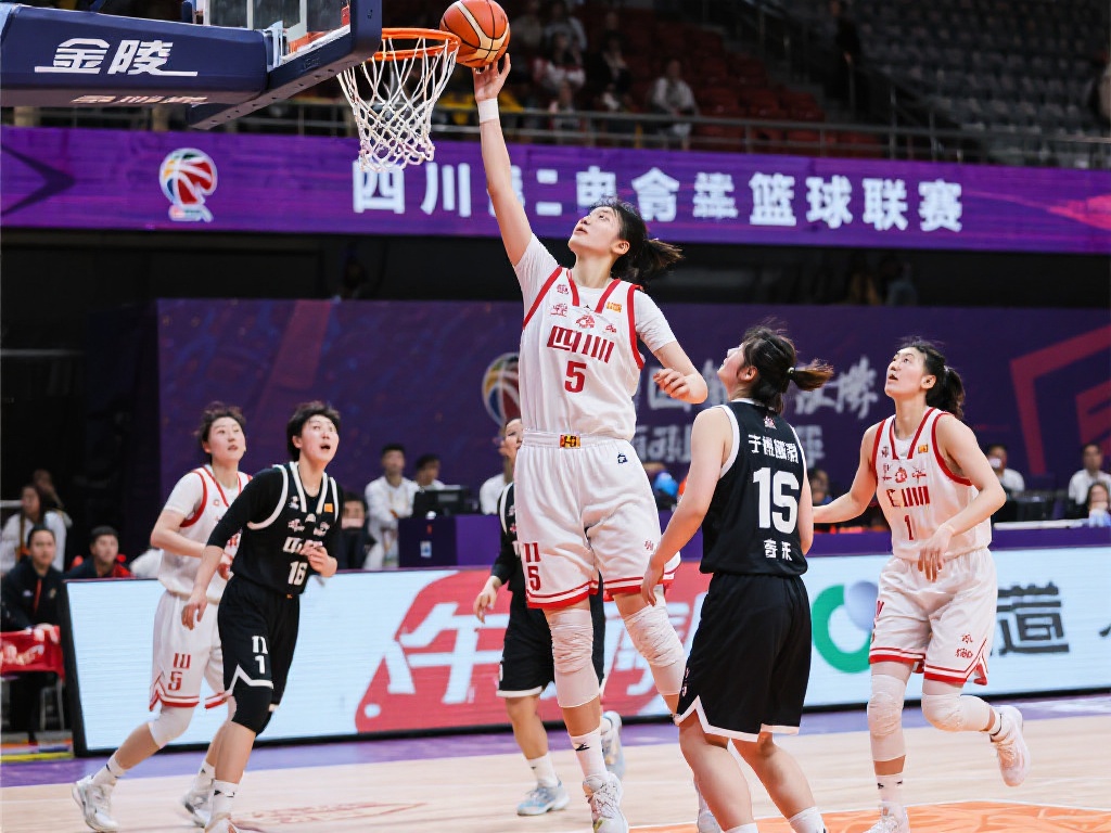 四川女篮本赛季的表现亮眼，作为卫冕冠军，