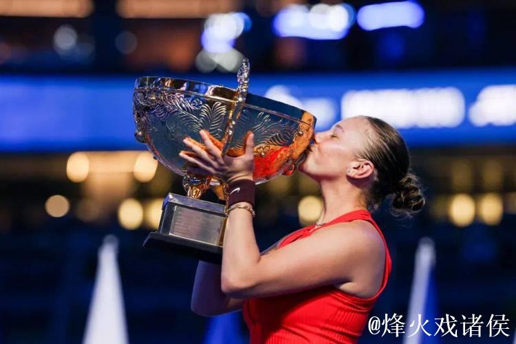 阿尼西莫娃2-1力克诺斯科娃 首次问鼎中网女单冠军