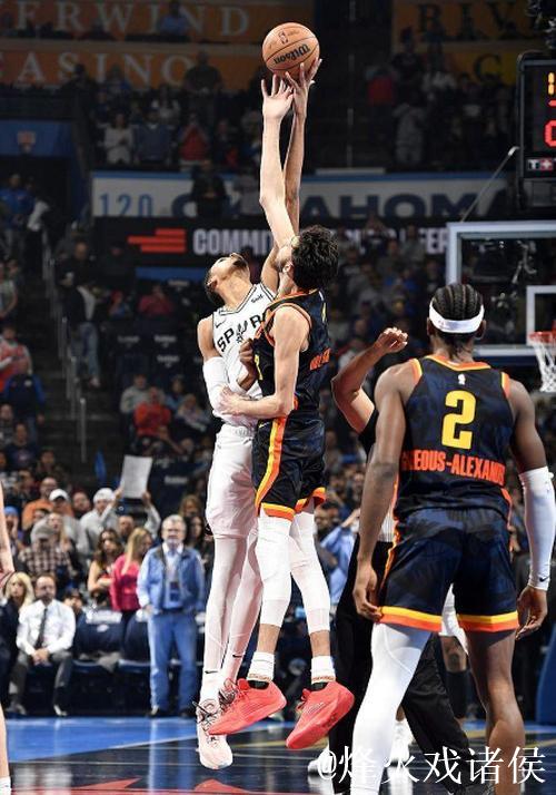 文班表现挣扎仅得6分 马刺惜败雷霆 开拓者险胜快船